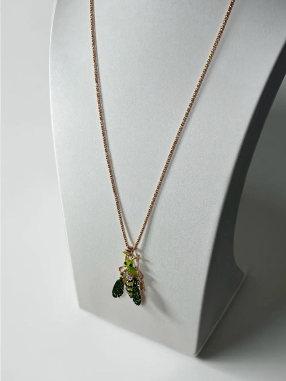 Betsey Johnson Green Enamel Crystal Insect Bee Pendant Necklace - Picture 4 of 8